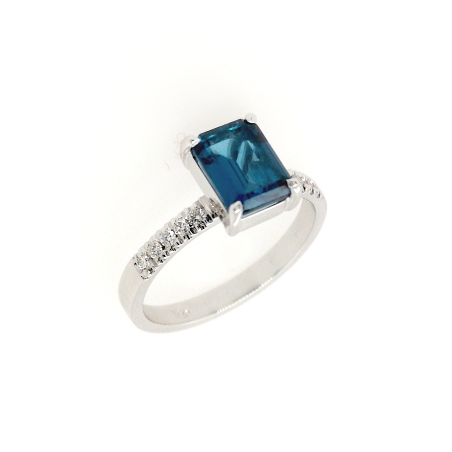 Δαχτυλίδι με London Blue Topaz